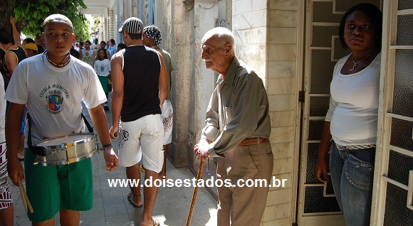Jofre Geraldo Salim, sempre presente nos desfiles escolares. Foto: Nelson Barros Jofre Geraldo Salim, sempre presente nos desfiles escolares. Foto: Nelson Barros