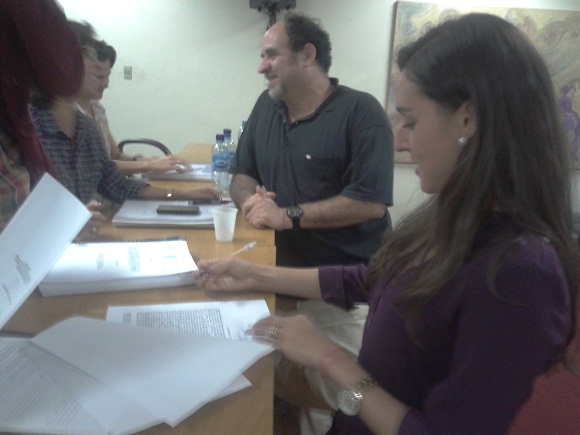 Juliana fazendo defesa de sua tese