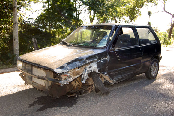 O Uno, tinha como motorista Jos&eacute; Maria Pinto - Foto: laelson Barros
