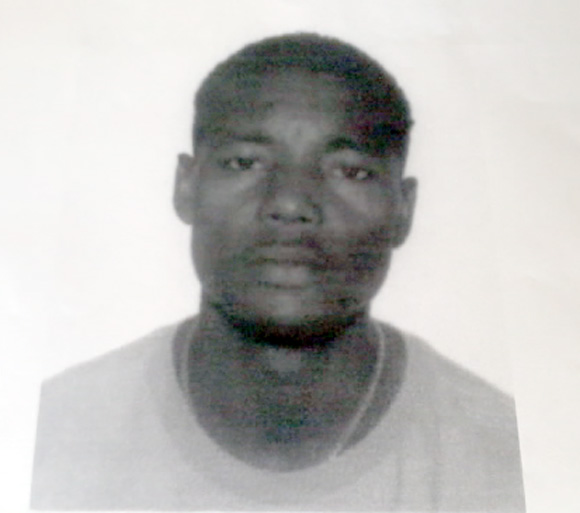 Paulo Rogério da Silva, Aranha, levou um tiro no antebraço Paulo Rogério da Silva, Aranha, levou um tiro no antebraço.