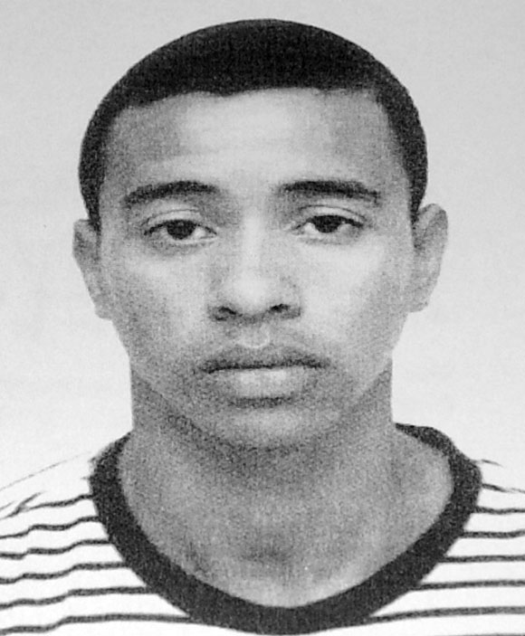 Diego Fernandes do Carmo, 21 anos. Diego Fernandes do Carmo, 21 anos.