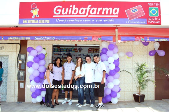 Clésio e seus funcionários. Foto: Nelson Barros Clésio e seus funcionários. Foto: Nelson Barros