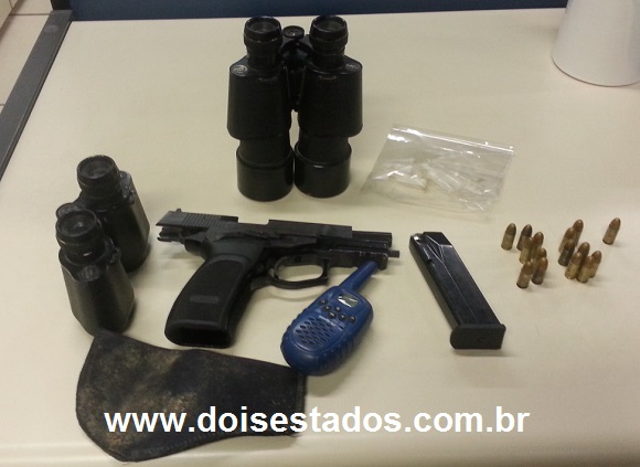 MATERIAL APREENDIDO PELA PM. FOTO: NELSON BARROS MATERIAL APREENDIDO PELA PM. FOTO: NELSON BARROS