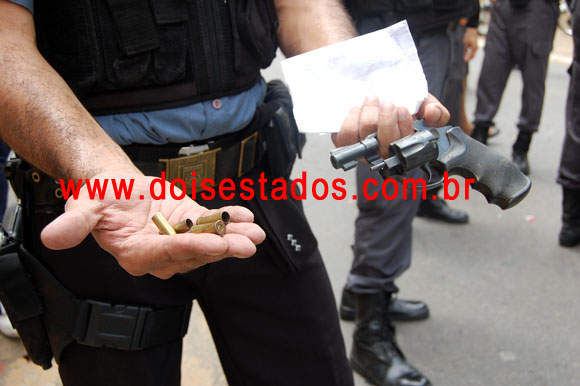 Arma usada, por Rui. Foto: Laelson Barros Arma usada, por Rui. Foto: Laelson Barros