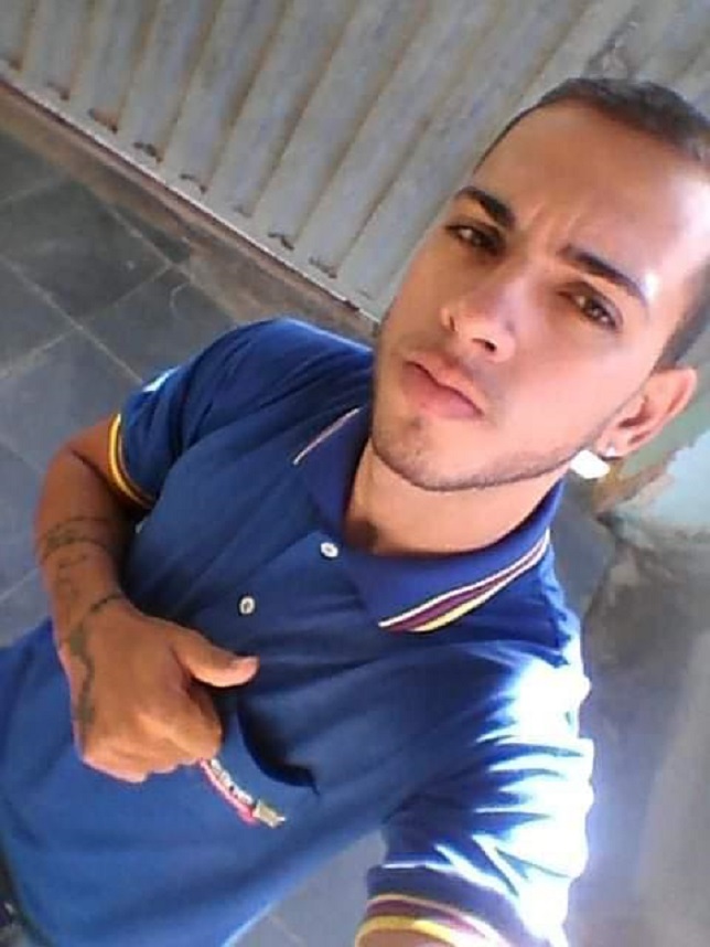 Diogo Gonçalves Carneiro, 22 anos Diogo Gonçalves Carneiro, 22 anos